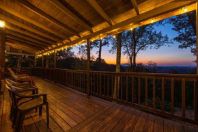 King Beds, VIEWS, Fire Pit, Spa, No Fees, New, Private, Games